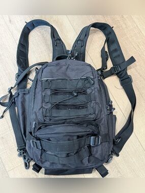 Fishing Backpack Small Multiple Pockets Straps Clips Black Clean Nice!